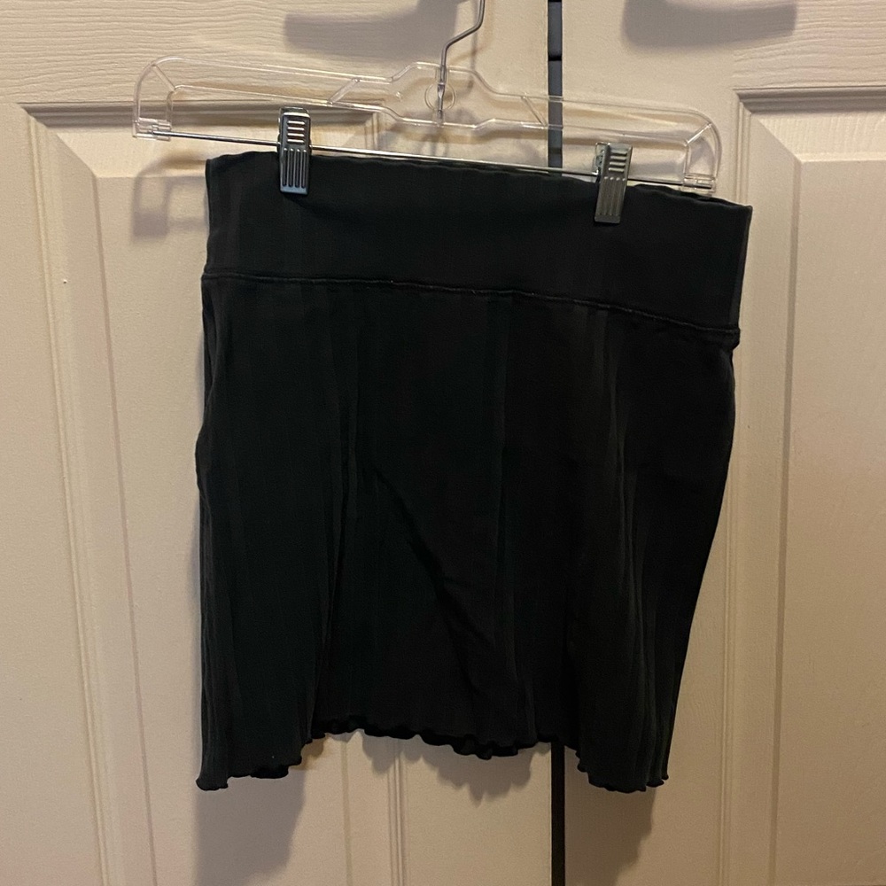 aerie patterned line ruffle sports skirt